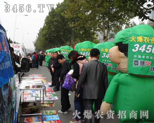 火爆氣模娃娃在展會上發(fā)出勢如破竹的光芒